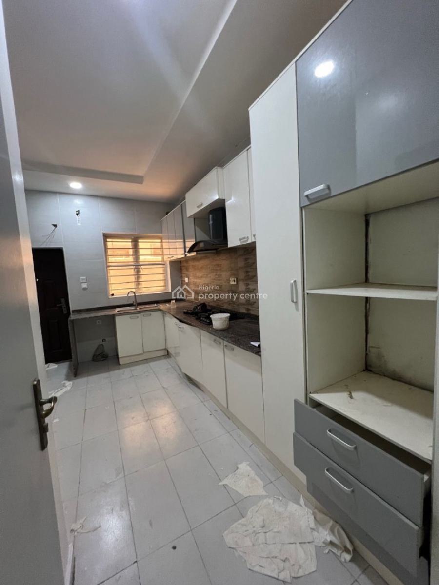 a Unique Mini Flat (room and Parlor) Apartment in an Estate with 24hrs, Royal Pine Estate Orchid Road Lekki Lagos, Lekki, Lagos, Mini Flat (room and Parlour) for Rent