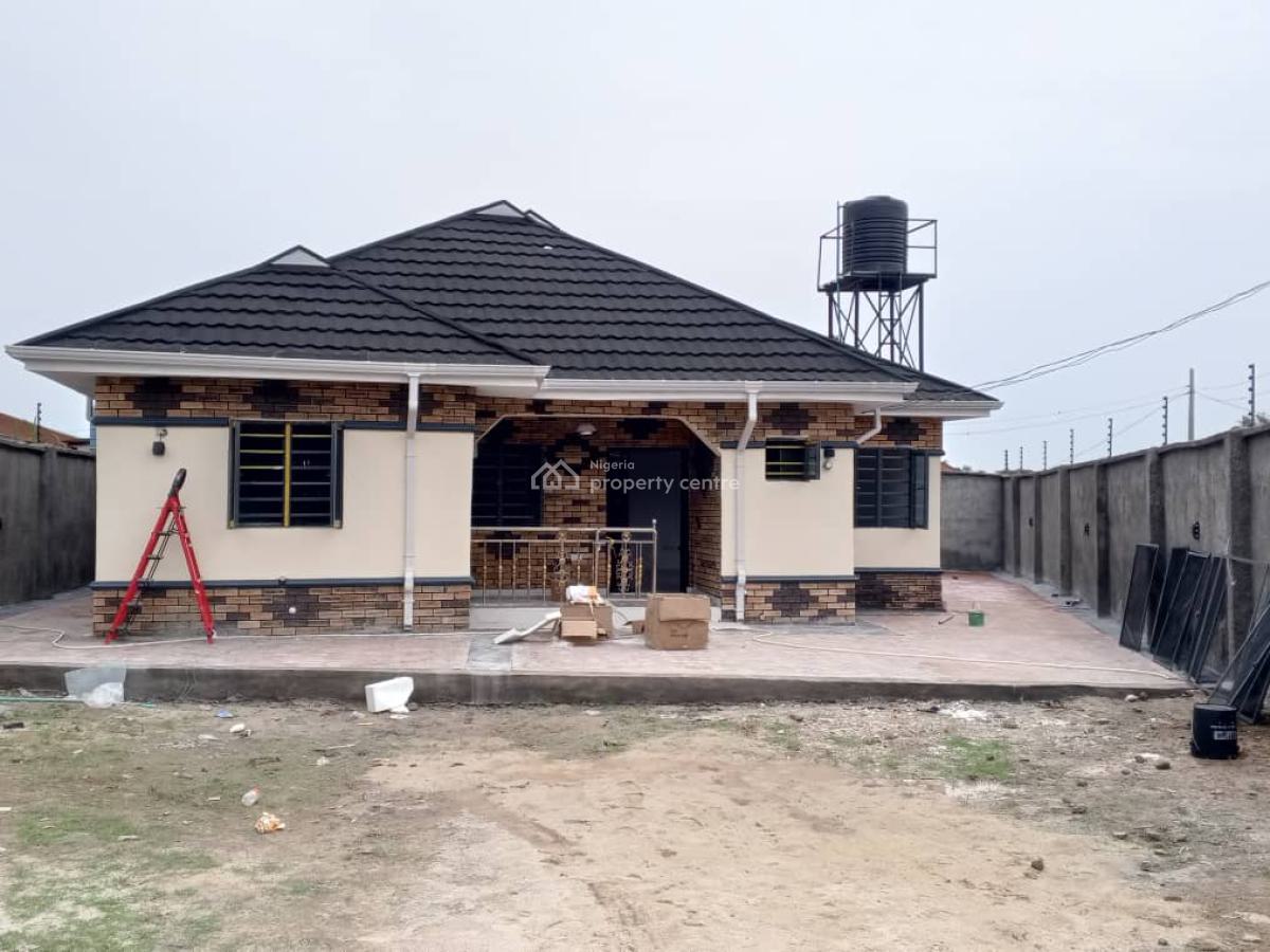 Very Clean 3 Bedrooms Luxury Bungalow, Opposite Fashola Estate, Ikorodu, Lagos, Detached Bungalow for Sale