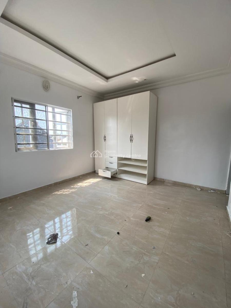 Well Maintained Upstairs, Via Thera Annex, Sangotedo, Ajah, Lagos, Flat / Apartment for Rent