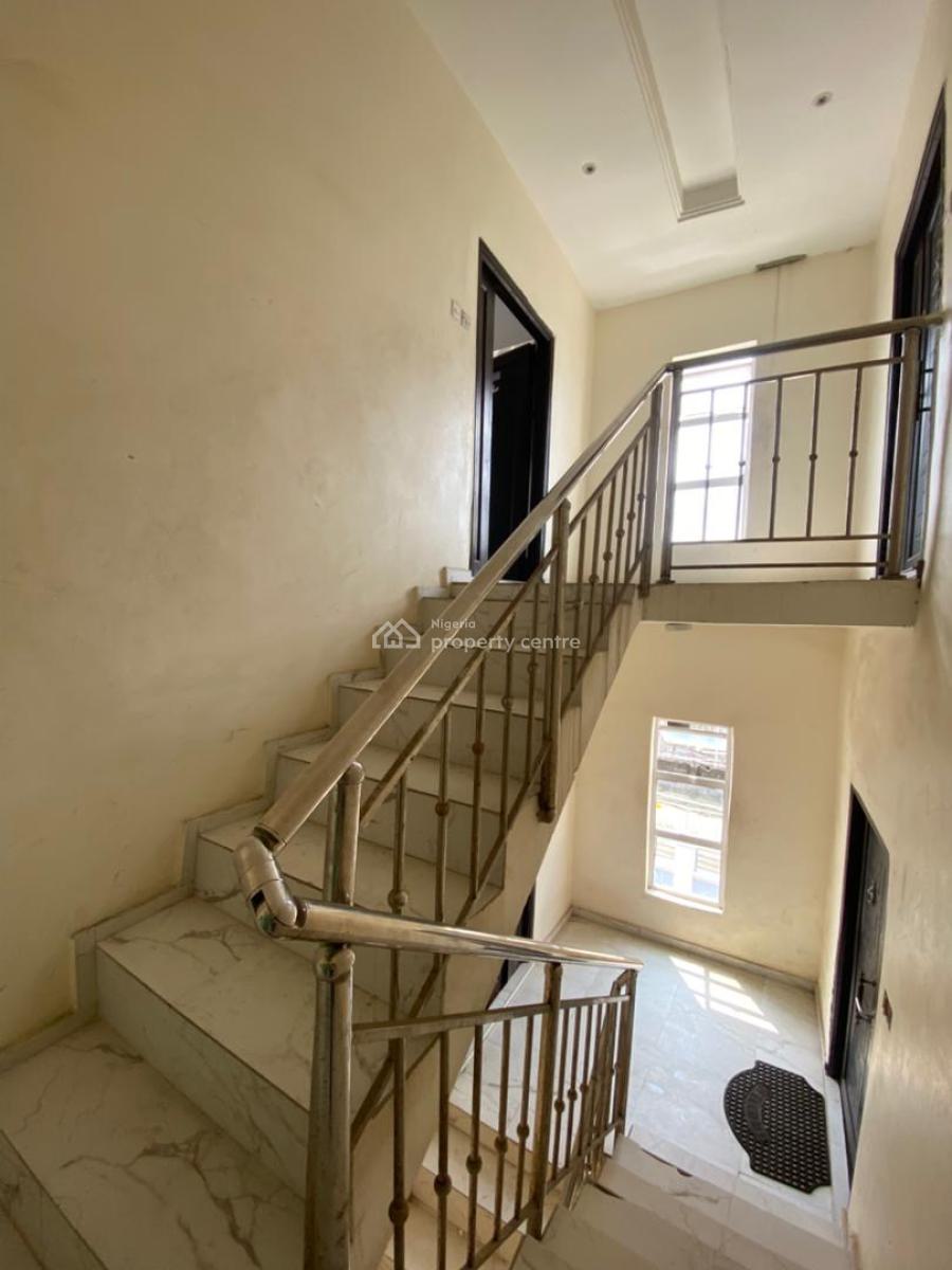 Well Maintained Upstairs, Via Thera Annex, Sangotedo, Ajah, Lagos, Flat / Apartment for Rent