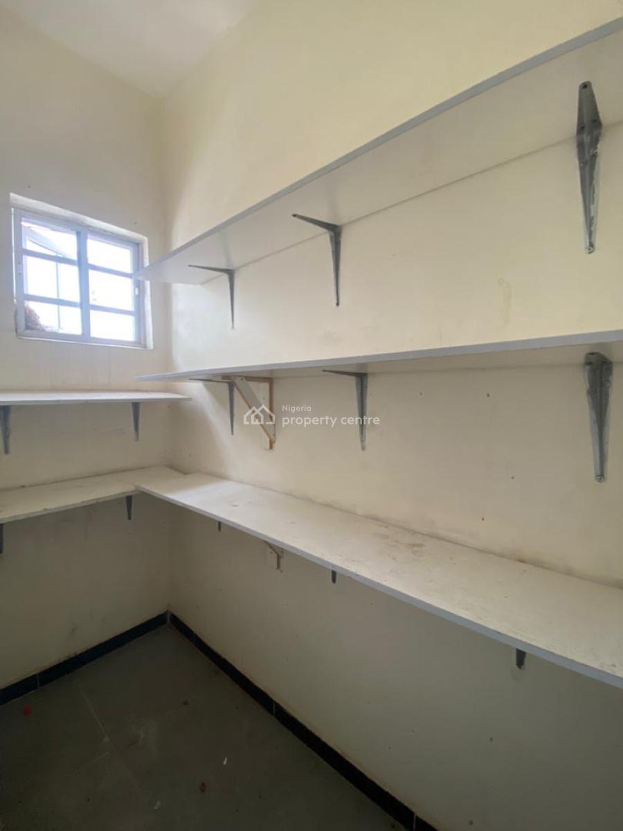 Well Maintained Upstairs, Via Thera Annex, Sangotedo, Ajah, Lagos, Flat / Apartment for Rent