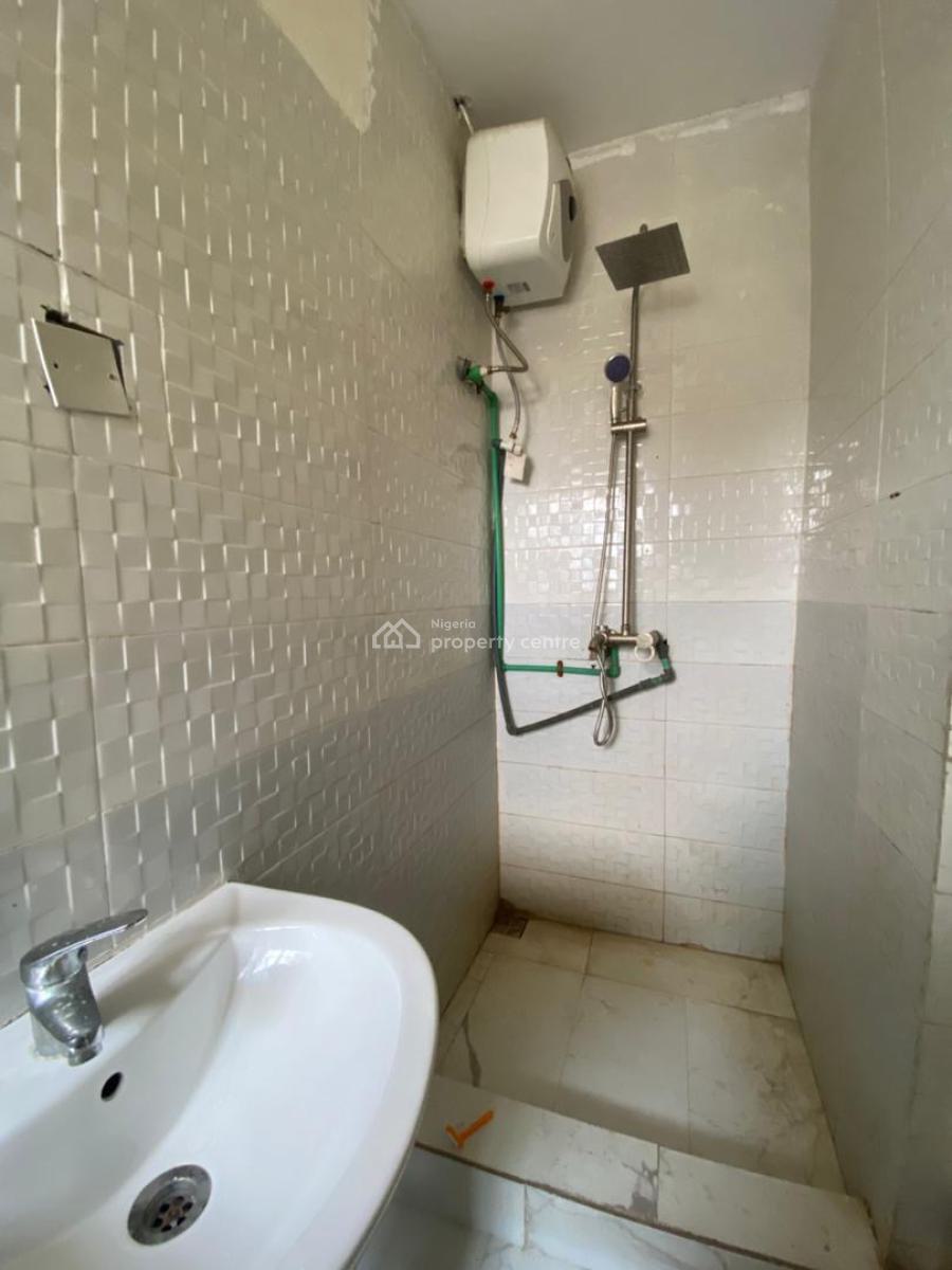 Well Maintained Upstairs, Via Thera Annex, Sangotedo, Ajah, Lagos, Flat / Apartment for Rent