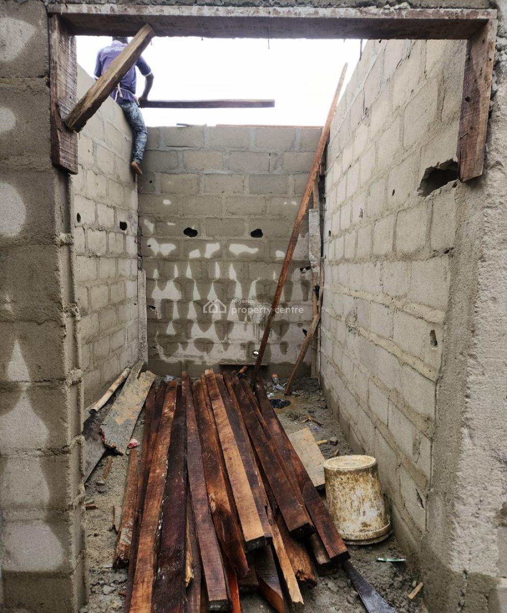 Spacious Shops for 10 Years Lease Upstairs, 97 Ijesha Road, Surulere, Lagos, Shop for Rent