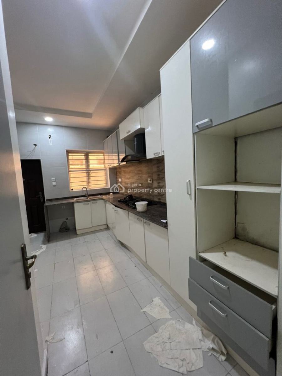 Converted Mini Flat with Full Kitchen, Orchid Road, Lekki, Lagos, Flat / Apartment for Rent