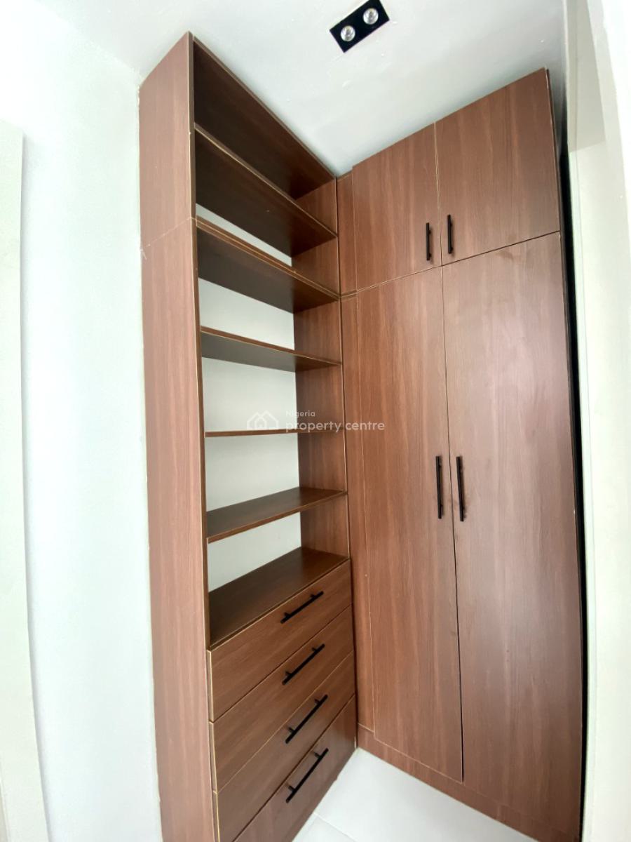 2 Bedroom Apartment in a Secure Environment, Ologolo, Lekki, Lagos, Flat / Apartment for Sale