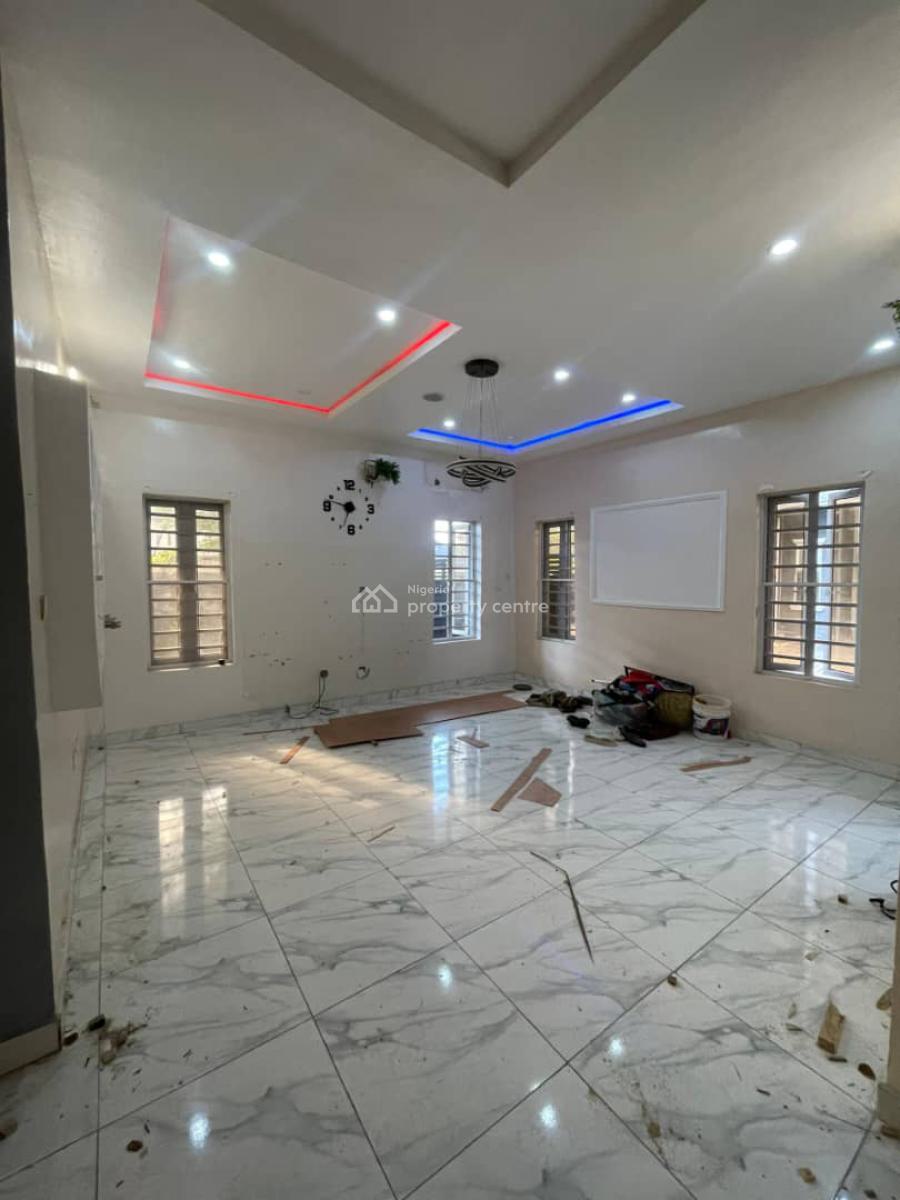 Studio Apartment with Pool and Gym Sharing Kitchen Only, Conservative Road, Lekki, Lagos, Flat / Apartment for Rent