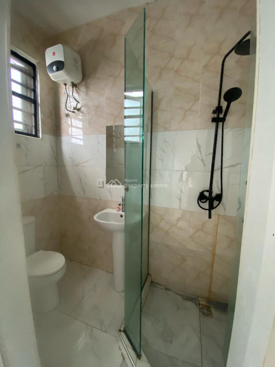 Single Room Update Sharing Upstairs Kitchen, Orchid Road, Lekki, Lagos, Flat / Apartment for Rent