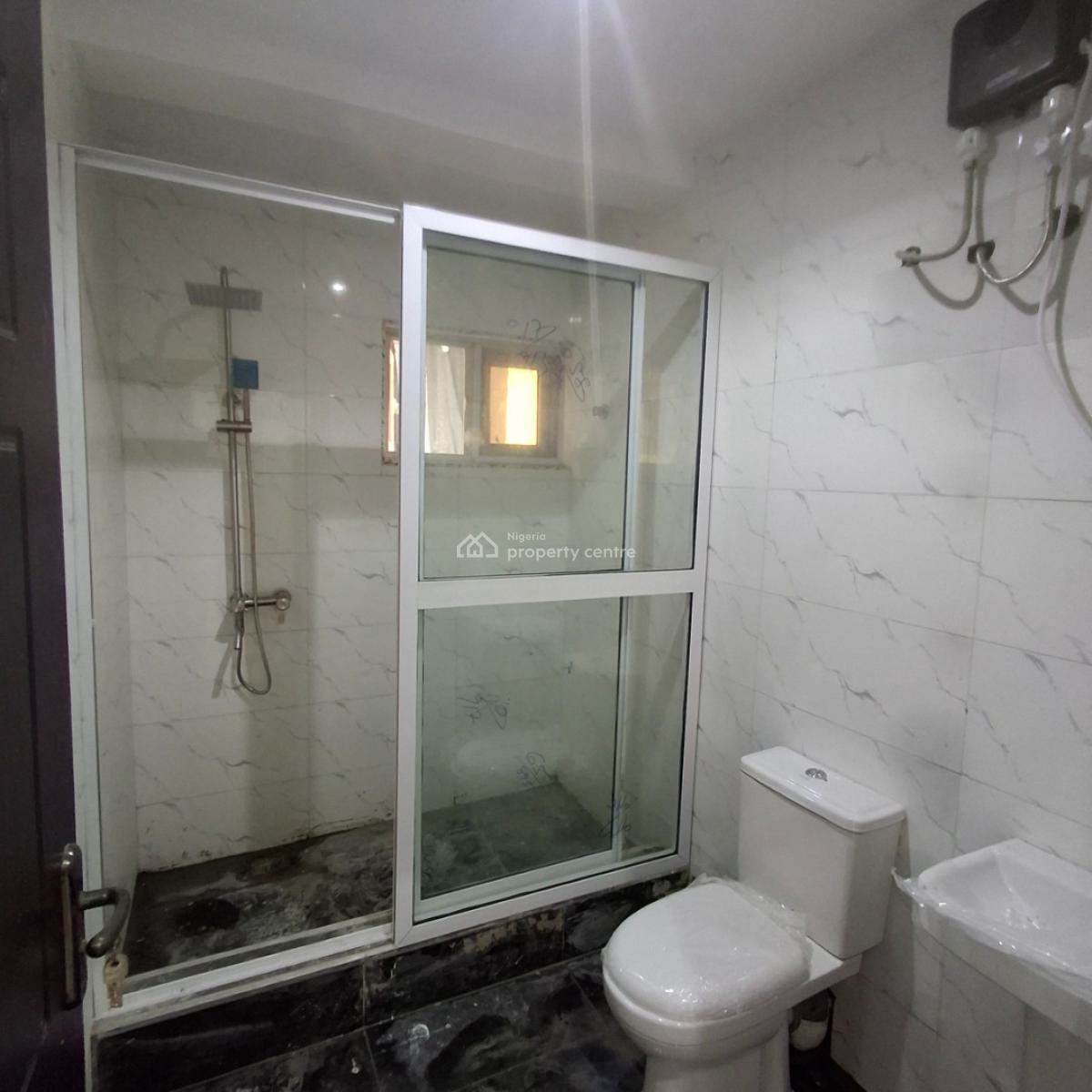 Three Bedroom Apartment, Lekki Phase 1, Lekki, Lagos, Flat / Apartment for Sale