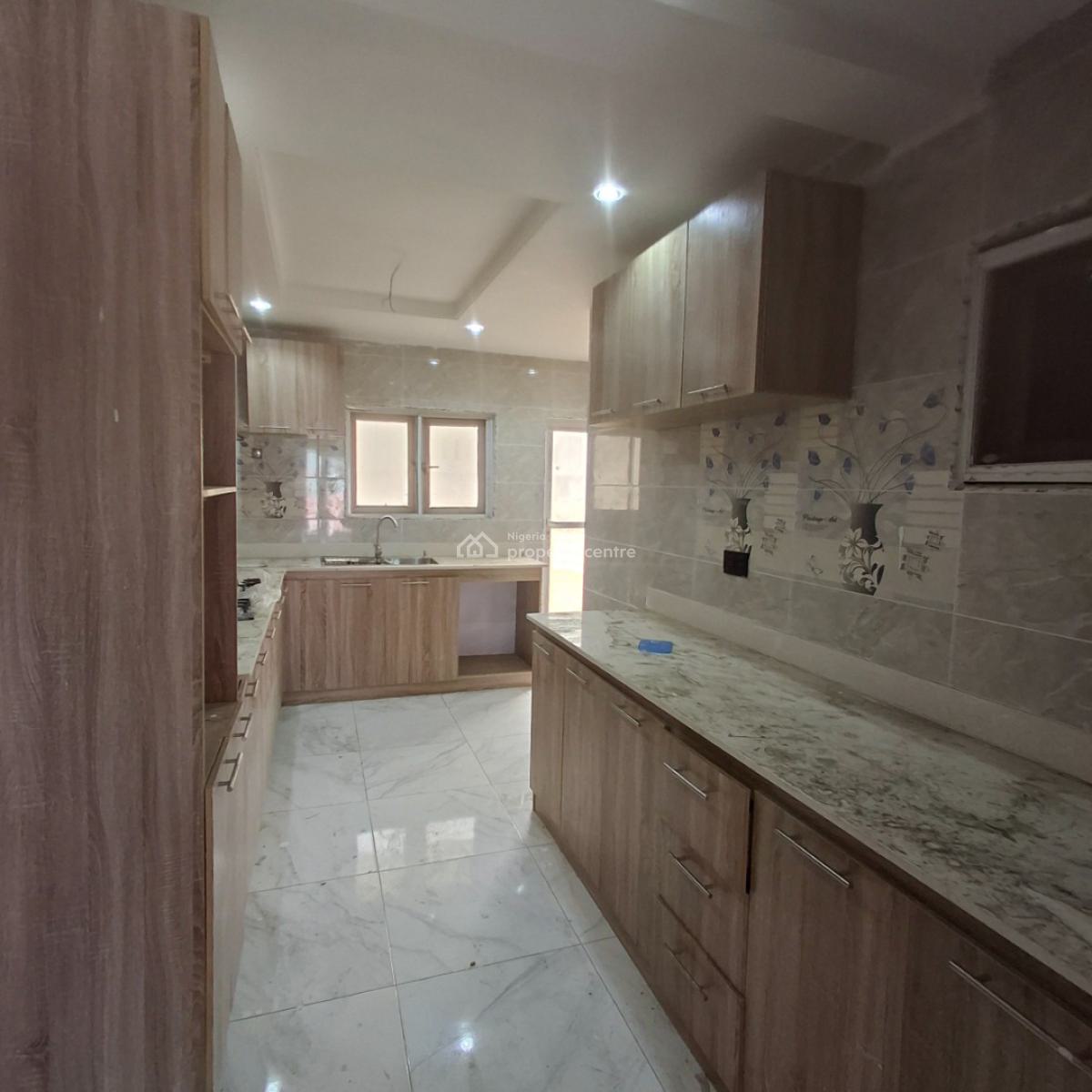 Three Bedroom Apartment, Lekki Phase 1, Lekki, Lagos, Flat / Apartment for Sale
