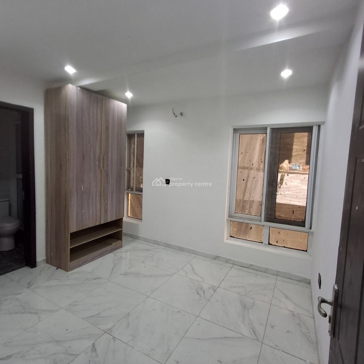 Three Bedroom Apartment, Lekki Phase 1, Lekki, Lagos, Flat / Apartment for Sale
