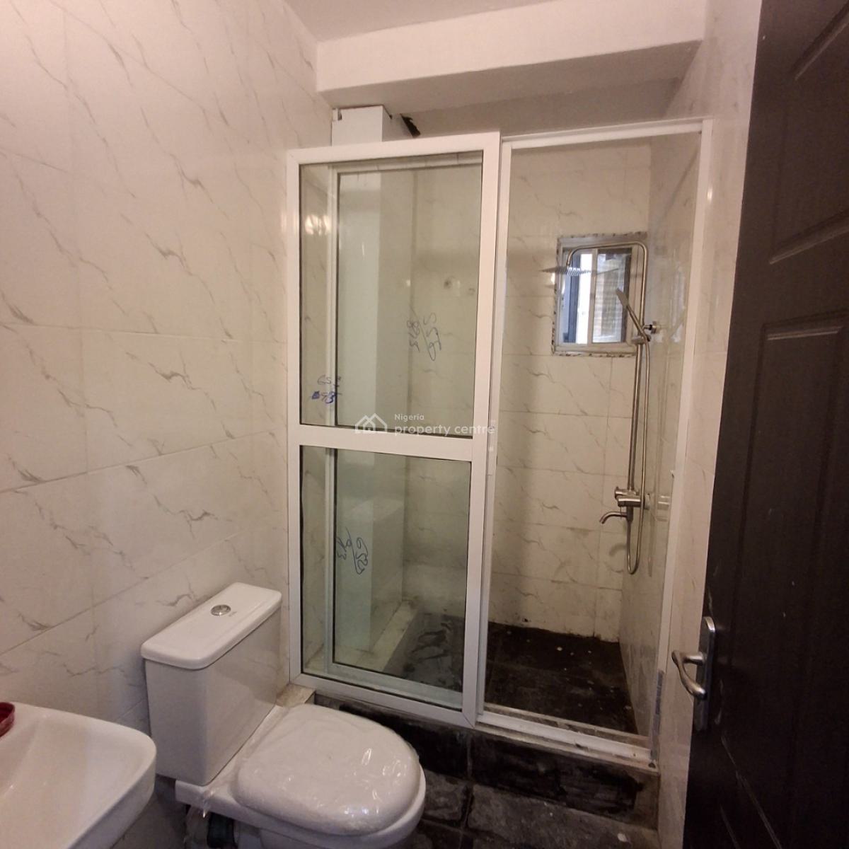 Three Bedroom Apartment, Lekki Phase 1, Lekki, Lagos, Flat / Apartment for Sale