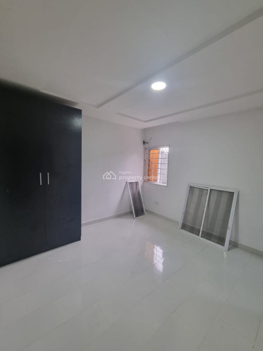 Affordable 2 Bedroom Apartment in a Good Location, Orchid Road, Lekki Phase 2, Lekki, Lagos, Flat / Apartment for Sale