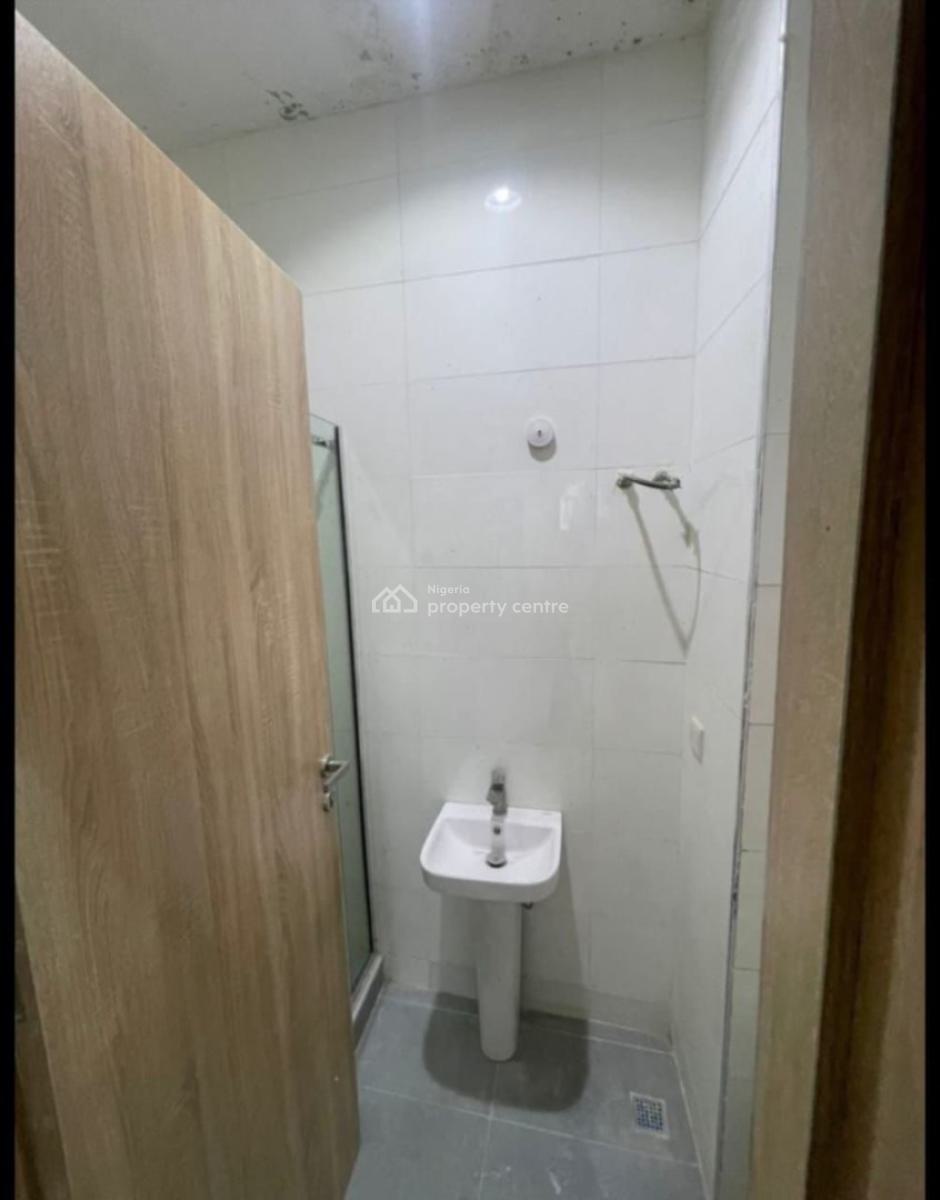 Newly Built 3bedroom Flat, Ologolo, Lekki, Lagos, Flat / Apartment for Rent