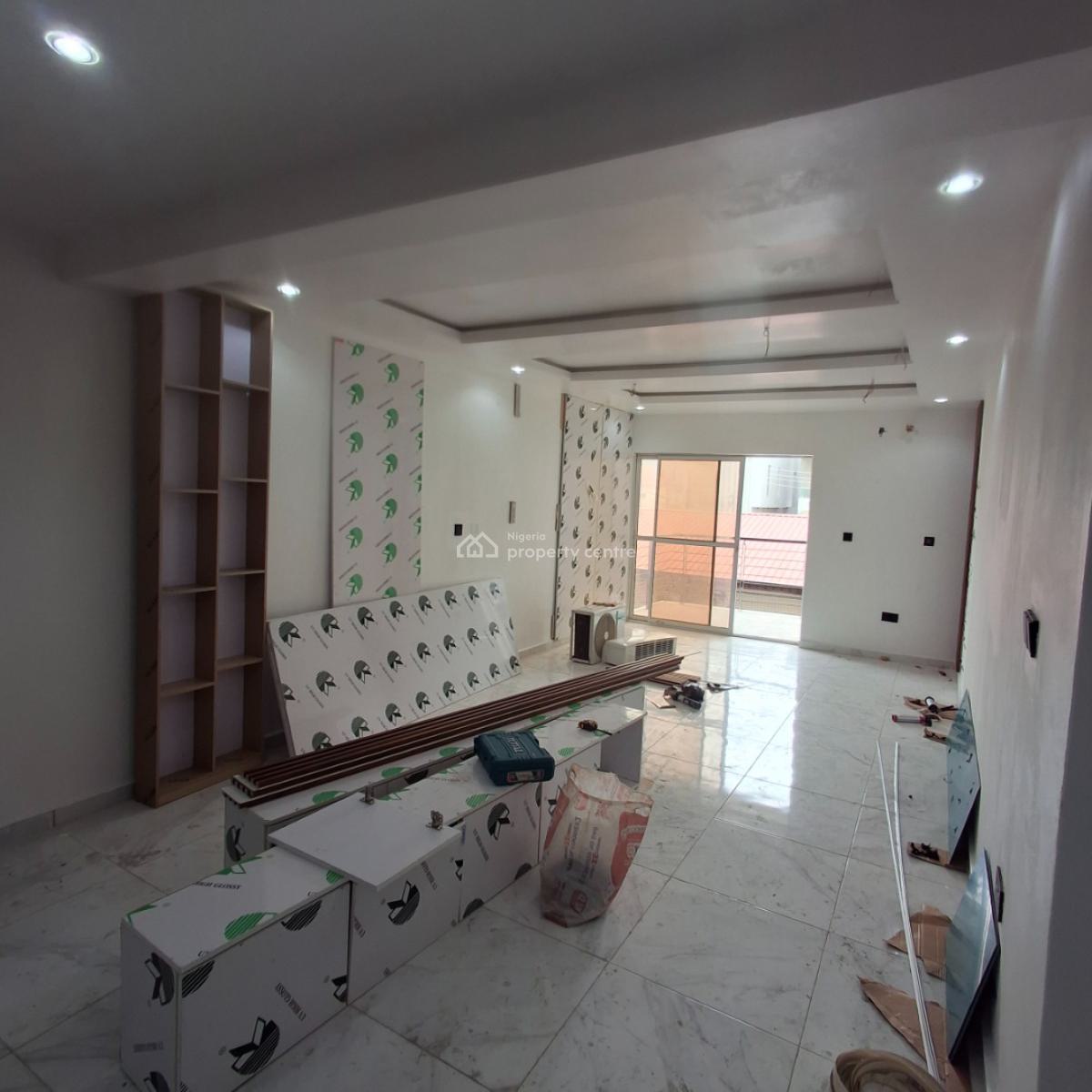 Three Bedroom Apartment, Lekki Phase 1, Lekki, Lagos, Flat / Apartment for Rent