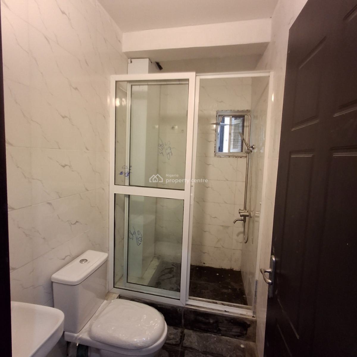 Three Bedroom Apartment, Lekki Phase 1, Lekki, Lagos, Flat / Apartment for Rent