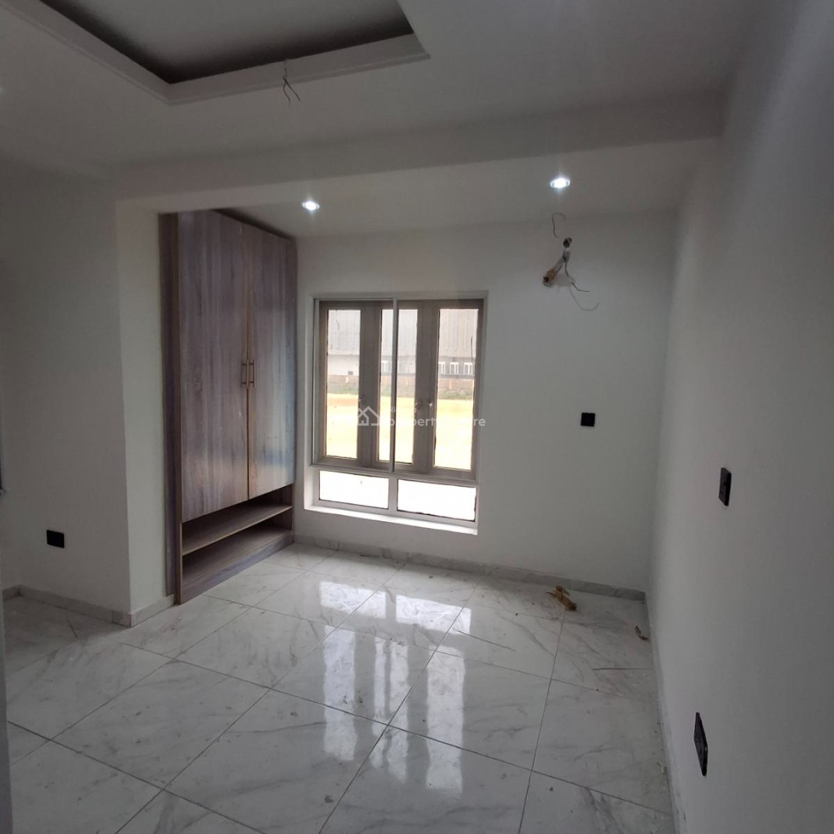 Three Bedroom Apartment, Lekki Phase 1, Lekki, Lagos, Flat / Apartment for Rent