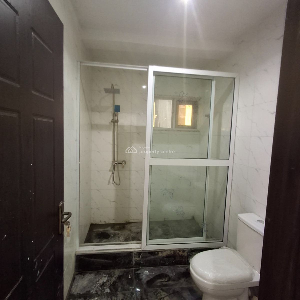 Three Bedroom Apartment, Lekki Phase 1, Lekki, Lagos, Flat / Apartment for Rent