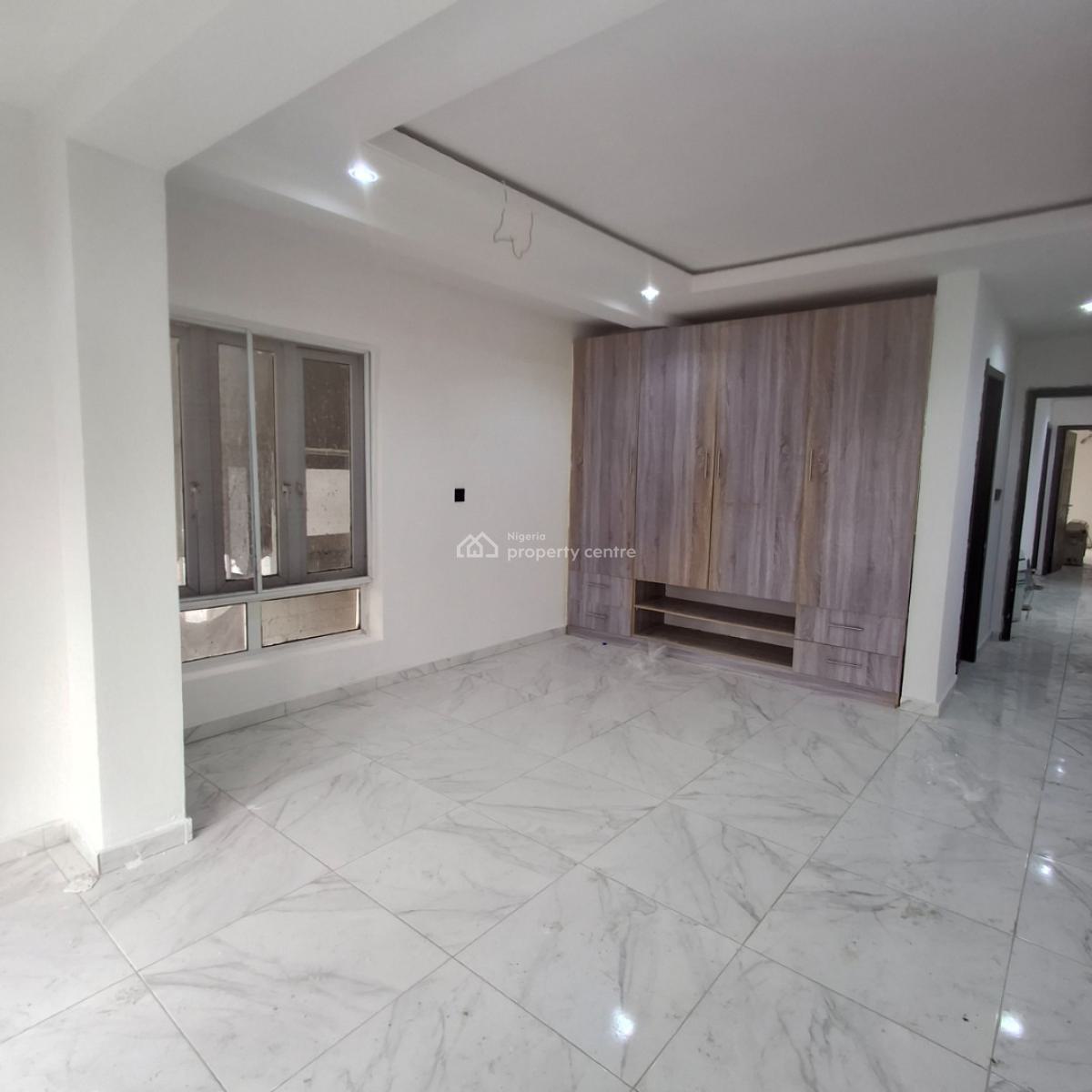 Three Bedroom Apartment, Lekki Phase 1, Lekki, Lagos, Flat / Apartment for Rent