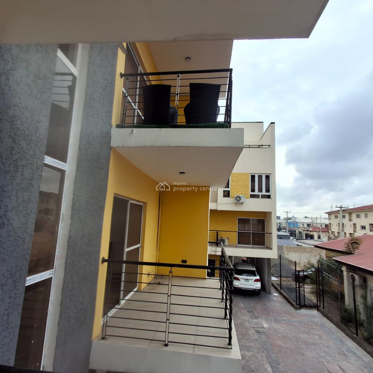 Three Bedroom Apartment, Lekki Phase 1, Lekki, Lagos, Flat / Apartment for Rent