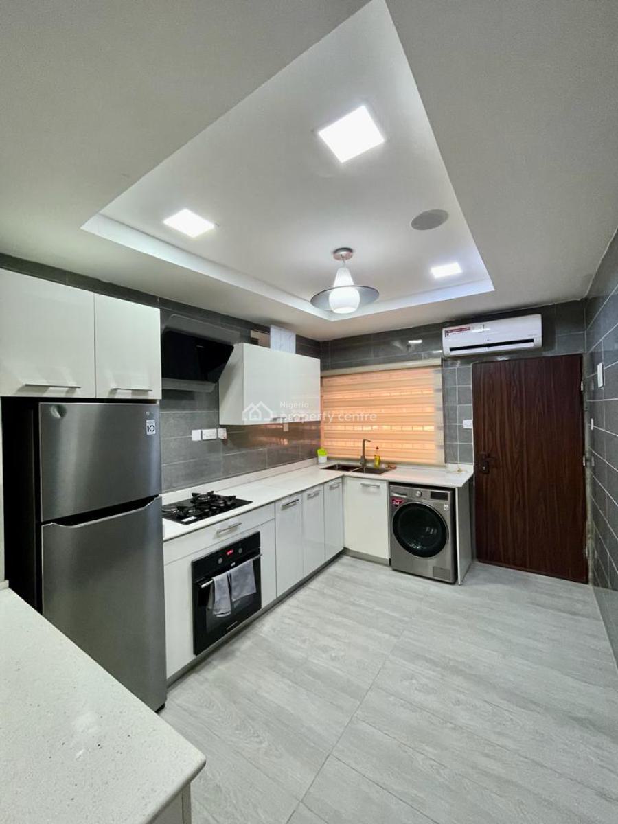 3 Bedrooms Apartment with Swimming Pool, Ikeja, Lagos, Flat / Apartment Short Let