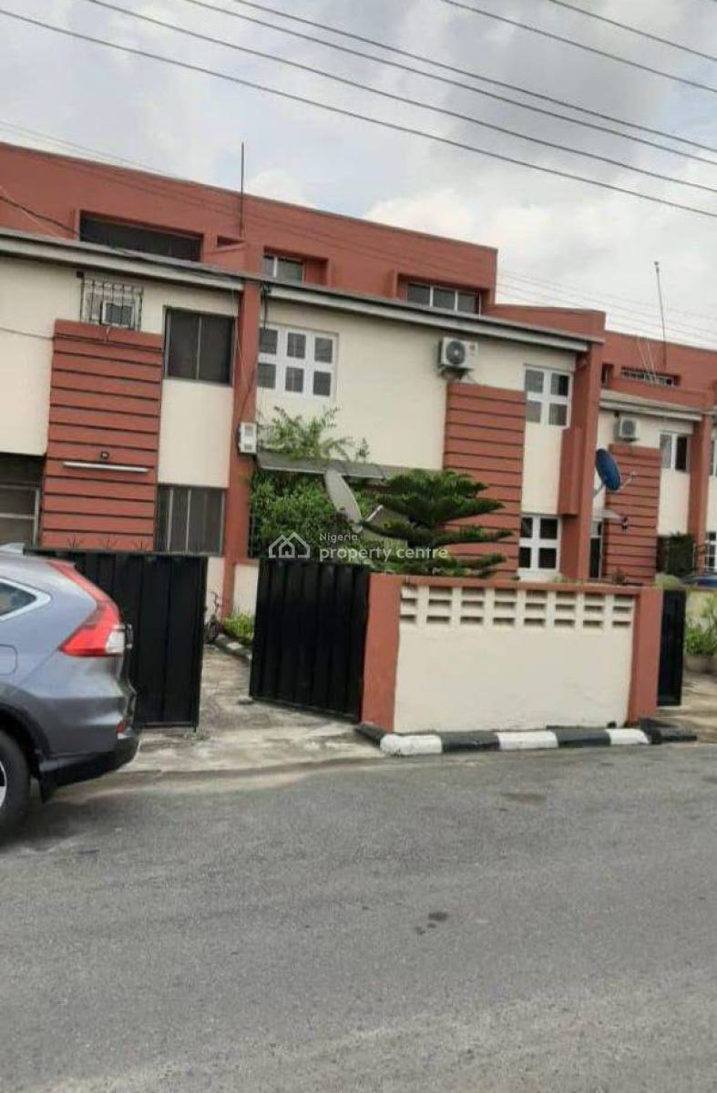 a Well Structured 3 Bedroom Duplex with Bq, Tajudeen Olarewaju Estate, Yaba, Lagos, Detached Duplex for Sale