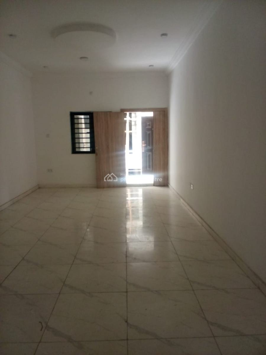 Massive 3 Bedroom Apartment Upstairs and Downstairs, Salem Ikate, Ikate, Lekki, Lagos, Flat / Apartment for Rent