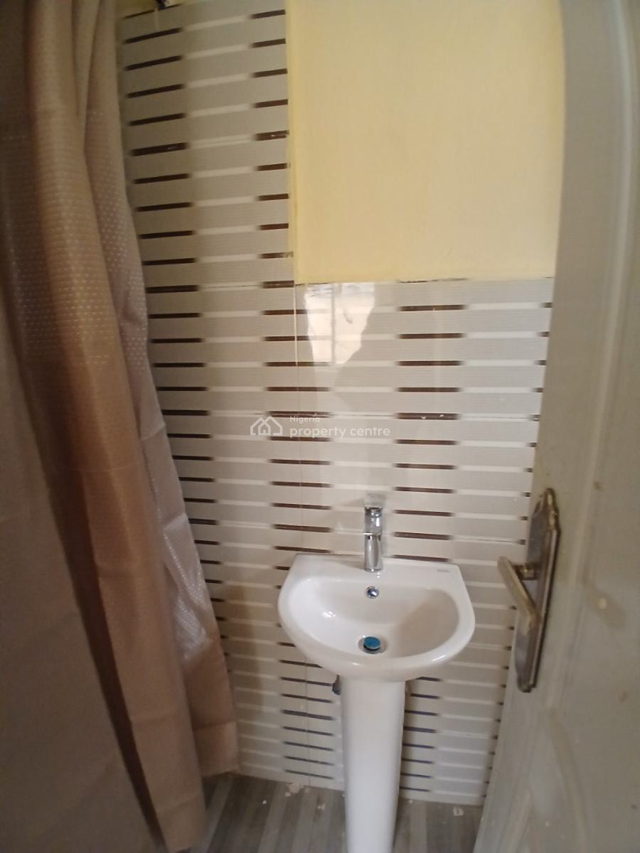 3 Bedrooms Stand Alone with 2 Rooms Bq, Kaura, Abuja, Detached Bungalow for Rent