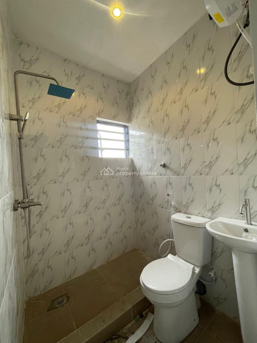 2 Bedroom Apartment, Charley Boy, Pedro, Gbagada, Lagos, Flat / Apartment for Rent