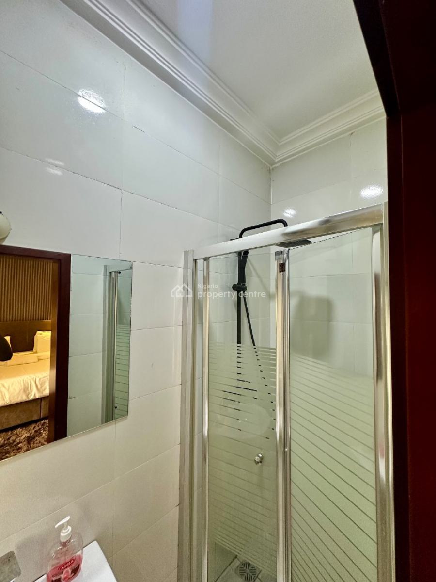 Elegant Two Bedroom Residence with Upscale Finishing, Off Admiralty Way, Lekki Phase 1, Lekki, Lagos, Flat / Apartment for Rent