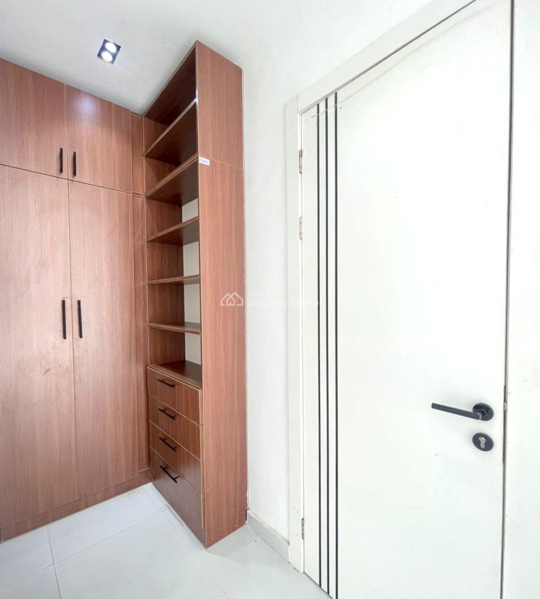 2 Bedroom Apartments, Ologolo, Lekki, Lagos, Block of Flats for Sale