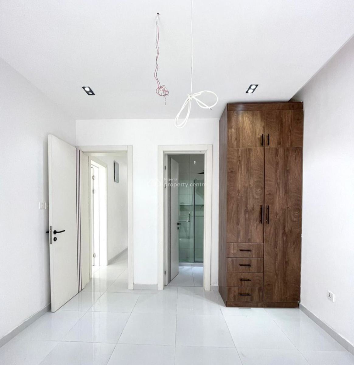 2 Bedroom Apartments, Ologolo, Lekki, Lagos, Block of Flats for Sale