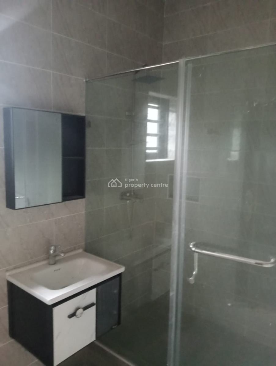 3 Bedroom Flat, Gra Phase 1, Magodo, Lagos, Flat / Apartment for Rent