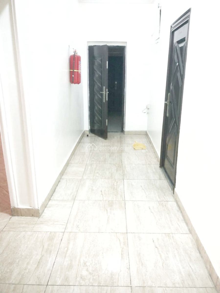 Luxury & Well Maintained & Spacious 3 Bedroom Flat, Gbagada, Lagos, Flat / Apartment for Rent
