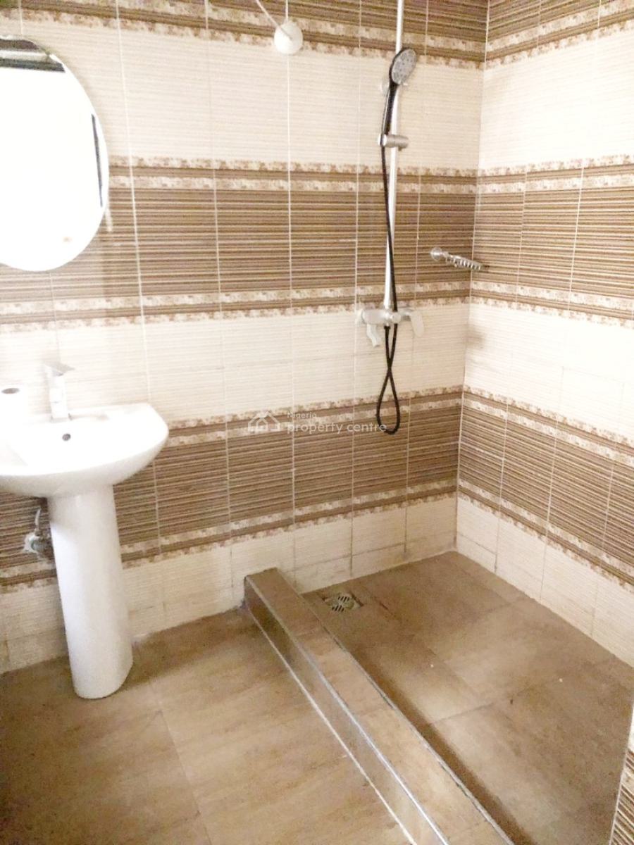 Luxury & Well Maintained & Spacious 3 Bedroom Flat, Gbagada, Lagos, Flat / Apartment for Rent
