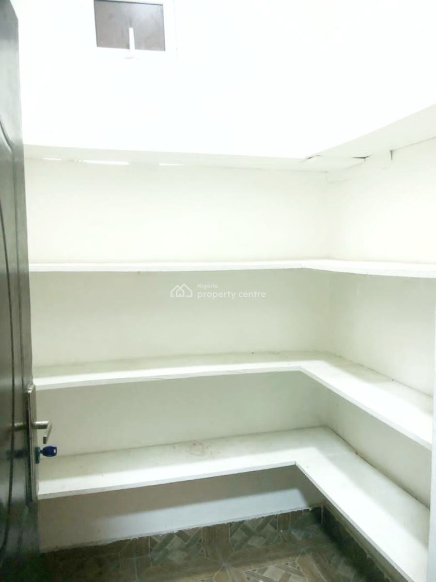 Luxury & Well Maintained & Spacious 3 Bedroom Flat, Gbagada, Lagos, Flat / Apartment for Rent