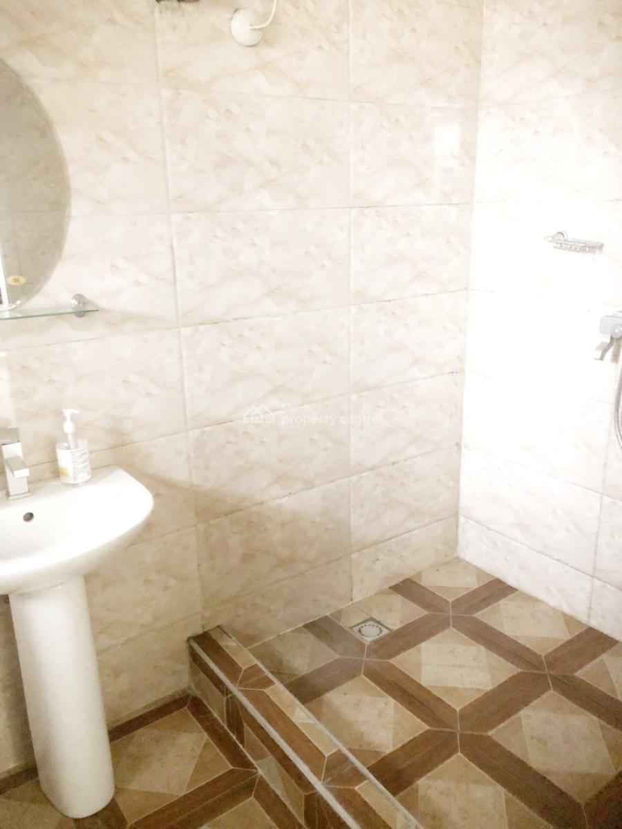 Luxury & Well Maintained & Spacious 3 Bedroom Flat, Gbagada, Lagos, Flat / Apartment for Rent