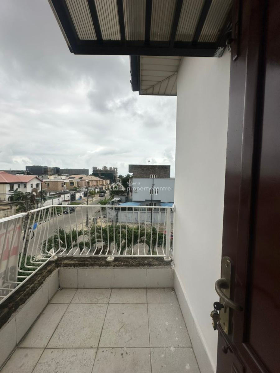 1 Bedroom Apartment, Lekki Phase 1, Lekki, Lagos, Flat / Apartment for Rent