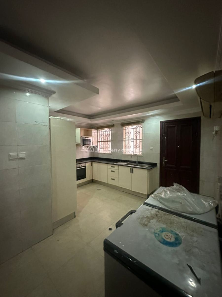 1 Bedroom Apartment, Lekki Phase 1, Lekki, Lagos, Flat / Apartment for Rent