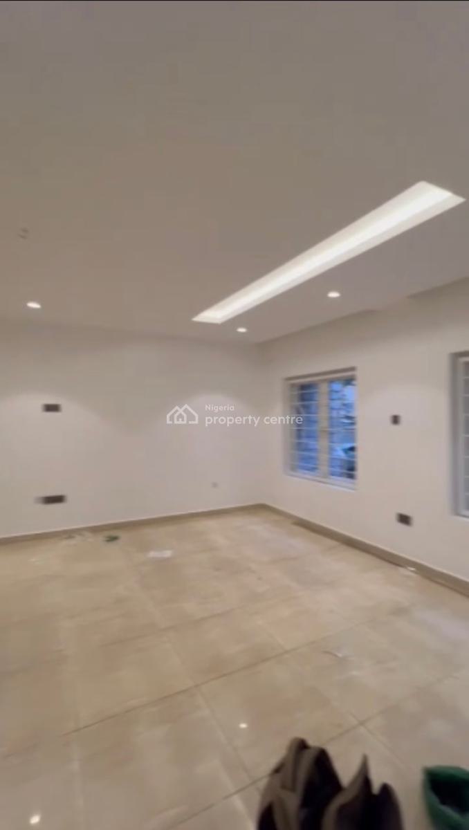 a Standard, Spacious 5 Bedroom Terraced Duplex, Guzape District, Abuja, Terraced Duplex for Sale