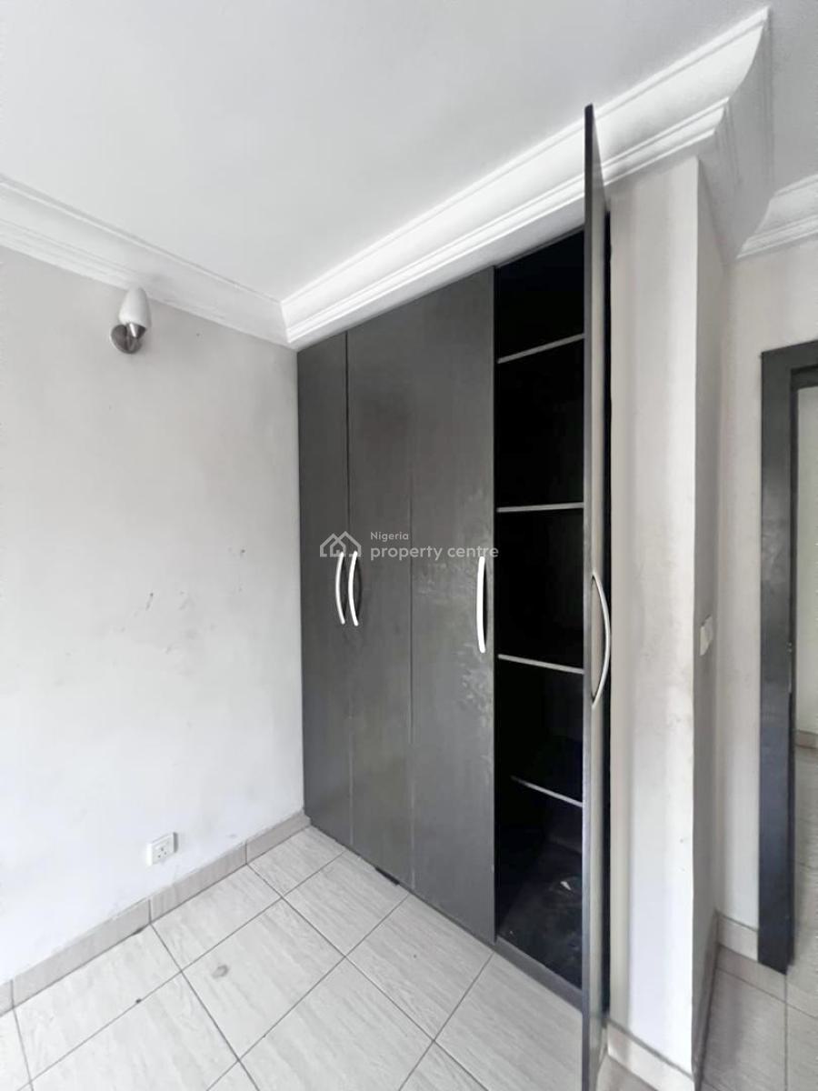 Well Maintained Self Serviced 3 Bedroom Apartment, Osapa, Lekki, Lagos, Flat / Apartment for Rent