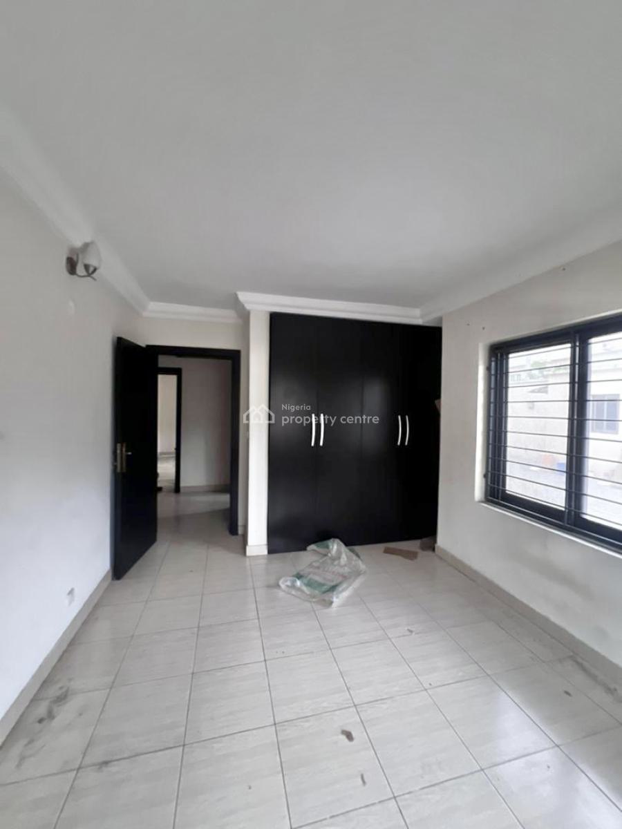 Well Maintained Self Serviced 3 Bedroom Apartment, Osapa, Lekki, Lagos, Flat / Apartment for Rent