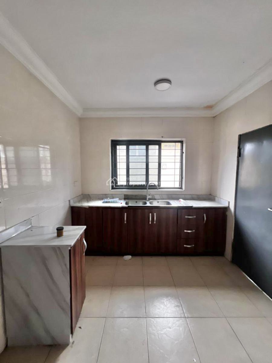 Well Maintained Self Serviced 3 Bedroom Apartment, Osapa, Lekki, Lagos, Flat / Apartment for Rent