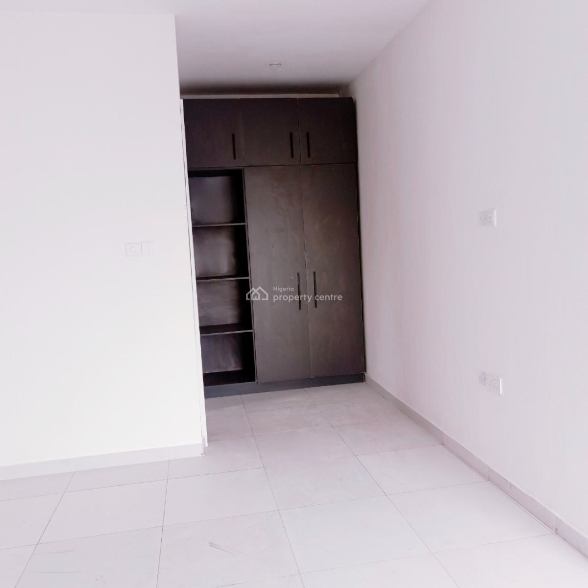 3 Bedroom Flat with Bq, Off Admiralty Way, Lekki Phase 1, Lekki, Lagos, Flat / Apartment for Rent