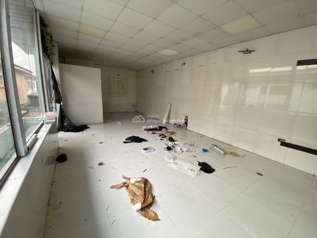 Shop Space Good for Saloon, Spa, Nails Etc, Bisola Durosinmi Etti Drive, Lekki Phase 1, Lekki, Lagos, Shop for Rent