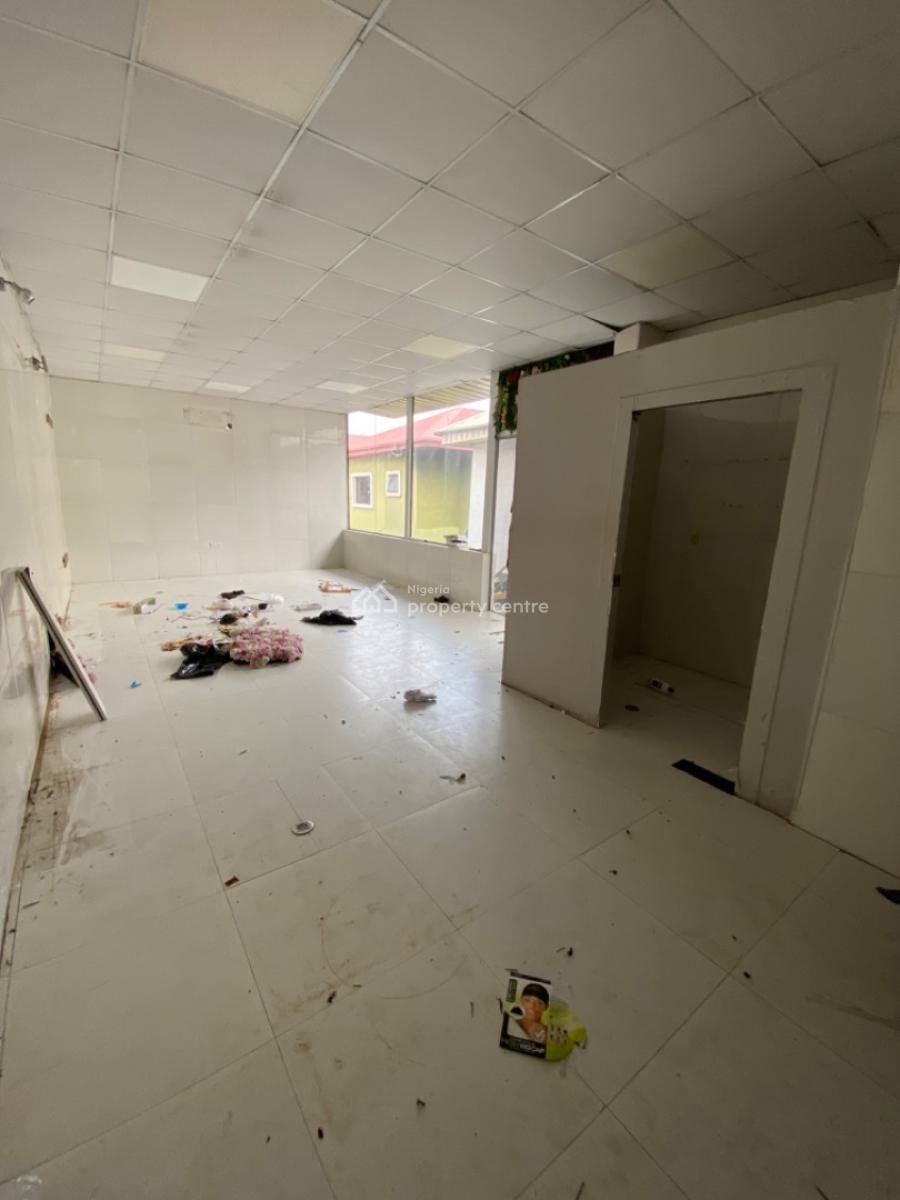 Shop Space Good for Saloon, Spa, Nails Etc, Bisola Durosinmi Etti Drive, Lekki Phase 1, Lekki, Lagos, Shop for Rent
