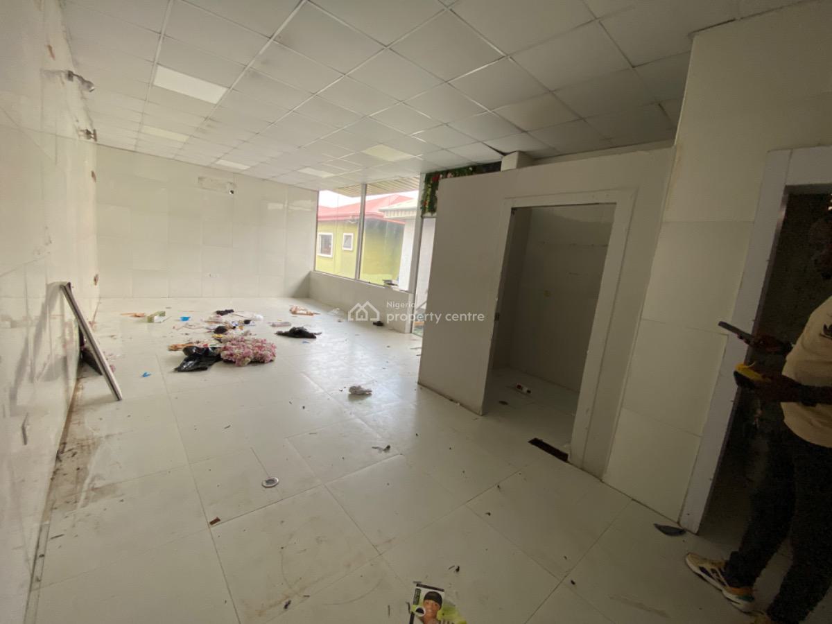 Shop Space Good for Saloon, Spa, Nails Etc, Bisola Durosinmi Etti Drive, Lekki Phase 1, Lekki, Lagos, Shop for Rent