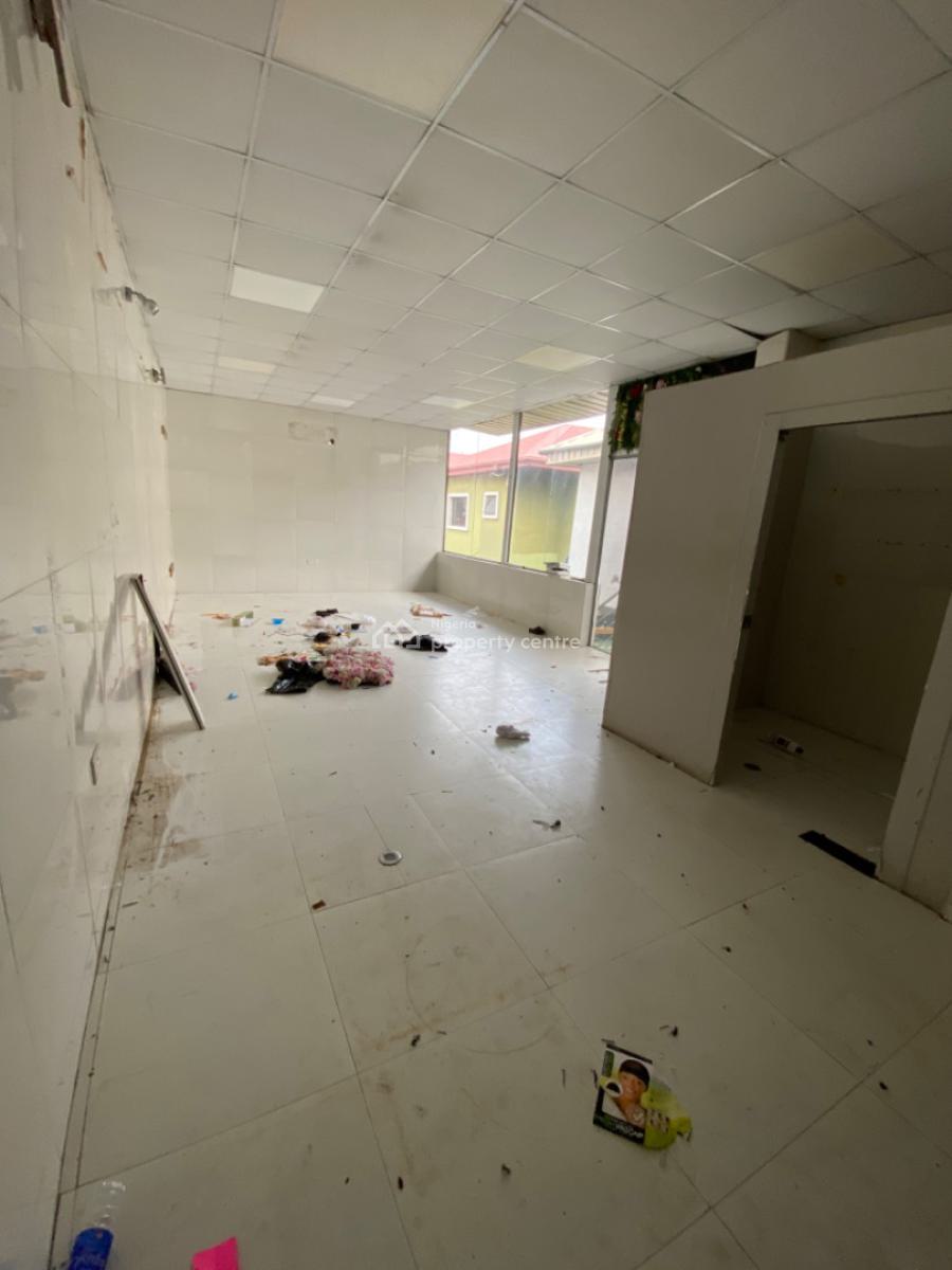 Shop Space Good for Saloon, Spa, Nails Etc, Bisola Durosinmi Etti Drive, Lekki Phase 1, Lekki, Lagos, Shop for Rent