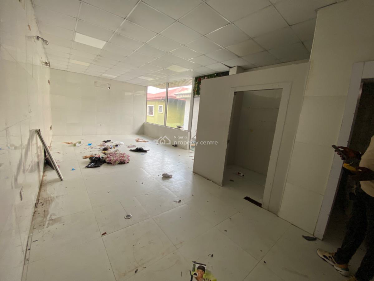 Shop Space Good for Saloon, Spa, Nails Etc, Bisola Durosinmi Etti Drive, Lekki Phase 1, Lekki, Lagos, Shop for Rent