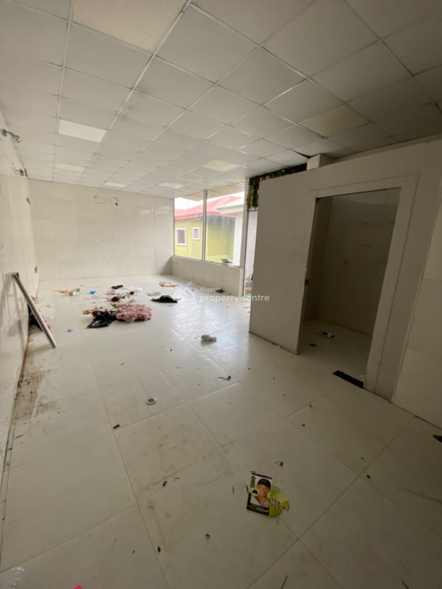 Shop Space Good for Saloon, Spa, Nails Etc, Bisola Durosinmi Etti Drive, Lekki Phase 1, Lekki, Lagos, Shop for Rent