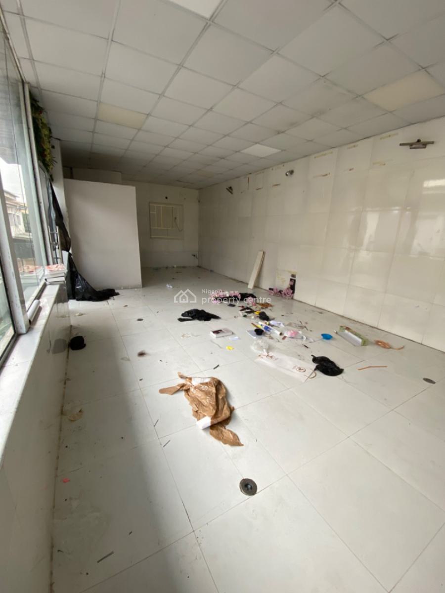 Shop Space Good for Saloon, Spa, Nails Etc, Bisola Durosinmi Etti Drive, Lekki Phase 1, Lekki, Lagos, Shop for Rent